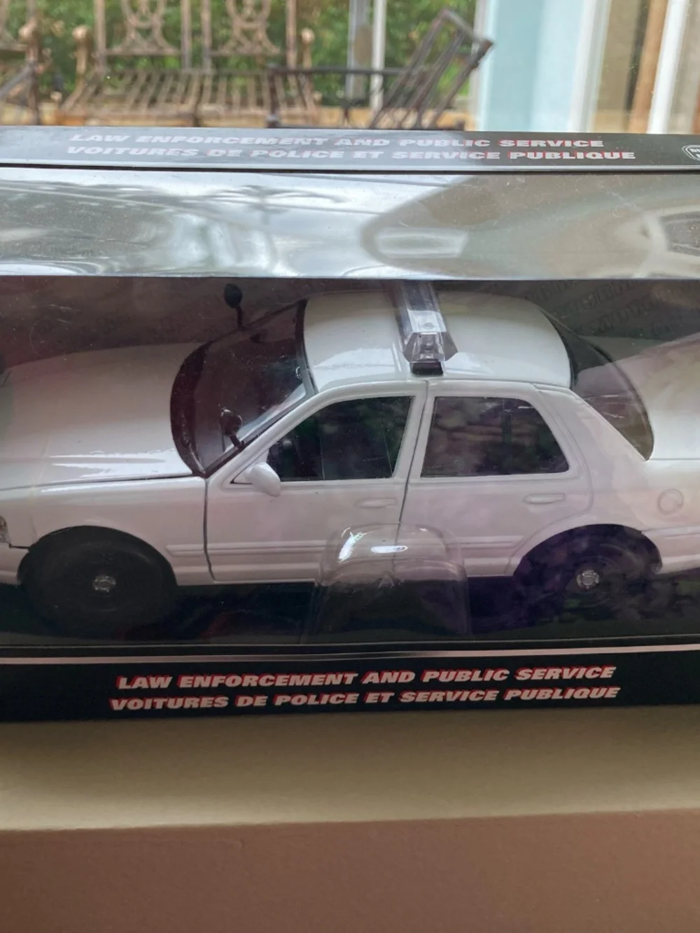 Motor Max 1:24 2007 Ford Crown Victoria Police Car White NOS 76400